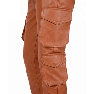 Pantalon cargo en cuir marron pour homme, taille haute, coupe droite, plusieurs poches, style workwear, fermeture boutonnée, pour l'automne - Product Image 3