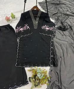 Conjunto de Top y Pantalón Palazzo de Algodón de Secado Rápido con Bordado de Lentejuelas y Trabajo de Corte, Estilo Fancy Mul Chanderi, con Dupatta Multicolor - Product Image 5
