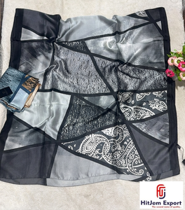 Bufanda de satén con logo personalizado impreso, servicio OEM ODM para promoción de marca, campaña de marketing, bufanda de satén suave y lujosa - Product Image 3