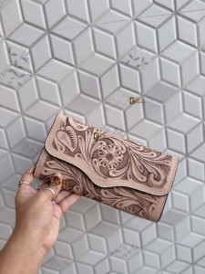 Bolso de mano de cuero con grabado artesanal de diseño moderno, color marrón claro, para fiestas, multiusos, para mujer - Product Image 2