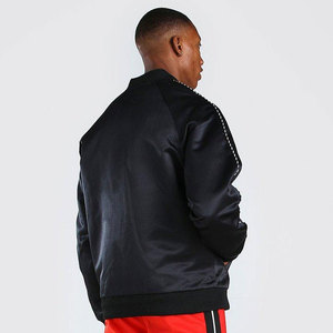 ผู้ผลิตเสื้อผ้าสตรีทแวร์ MOQ ต่ำ ไซส์อเมริกา เสื้อแจ็คเก็ตบอมเบอร์ผ้าซาตินเงา น้ำหนักเบา กันลม แฟชั่น - Product Image 6