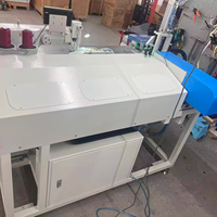 Machine à Coudre Entièrement Automatique Haute Vitesse 4500 RPM pour Attachement de Poches Arrière de Jeans/Pantalons, Moteur Servo, Écran Tactile pour Production