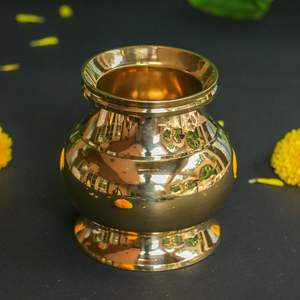 Pequeño Kalash de Latón, Recipiente para Bebidas, Utensilio para Decoración de Pooja/Puja, para Templo, Hogar u Oficina, Karwa Lota - Product Image 1