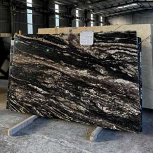 Dalles de granit Magma Gold pour comptoirs et plans de travail - Product Image 3