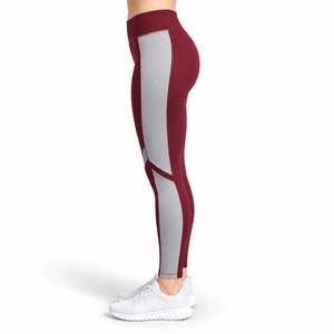 Découvrez les leggings tendance pour femmes, avec des motifs modernes et des designs polyvalents pour le fitness et les tenues décontractées. - Product Image 4