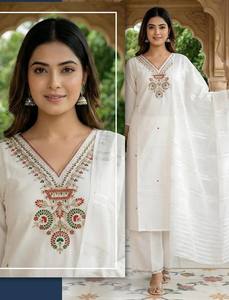 Kurti en viscose Vetican de qualité supérieure avec pantalon Plazo intégré – Tenue ethnique élégante pour mariages, festivals et célébrations - Product Image 2