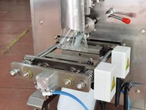 50 500g Chips Biscuit Snacks Chaîne Seau Machine D'emballage Rempli Bouffées Riz Pommes De Terre Chips Machine D'emballage - Product Image 5