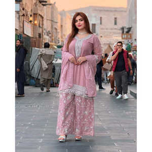 แฟนซี XL Top-plazo และ dupatta กับงานปักลำดับหนัก - Product Image 2