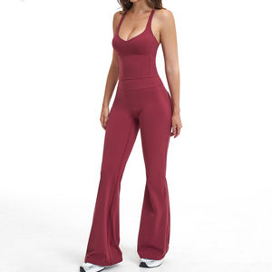 Ensemble de yoga 2 pièces blanc pour femme : Leggings sans couture taille haute avec effet froncé aux fesses et haut court à manches courtes avec dos découpé - Product Image 3