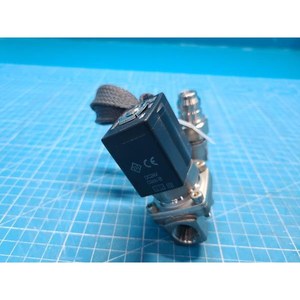 Válvula Solenoide Piloto de 2 Puertos SMC VXZ2230G VXZ2230G-03-5G1-X946 Usada Como Parte del Equipo Legacy Semiconductor - Product Image 2