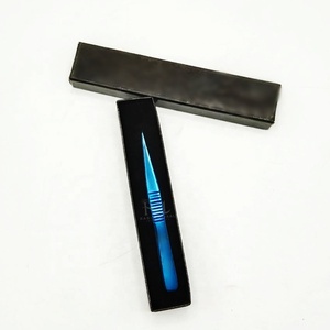 Pince à épiler pour cils bleue avec revêtement plasma, pointe droite, nouvelle prise en main / Pince à épiler individuelle, emballage en boîte noire - Product Image 4