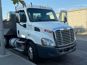 Tracteur routier poids lourd 10 roues, moteur diesel, pour logistique conteneurs et transport routier - Product Image 3