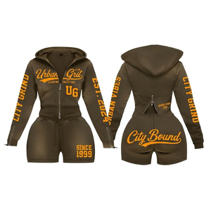 Ensemble short et sweat à capuche pour femme en coton et polyester 320 GSM, avec impression en relief, broderie et logo personnalisé, 100% coton - Product Image 1