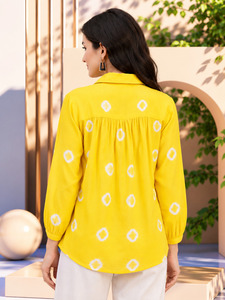 เสื้อเชิ้ตแขนยาวผู้หญิงสีเหลืองลายมัดย้อม ผ้าฝ้ายลำลอง พิมพ์ลายเรขาคณิต ติดกระดุม - Product Image 4