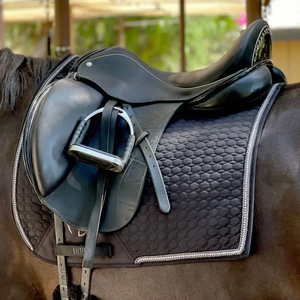 Tapis de selle pour chevaux durables, de haute qualité, tendance, abordables, avec logo personnalisé, anti-plis - Product Image 6
