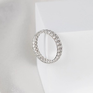 แหวนแต่งงานเพชรเพาะเลี้ยงแบบไมโครเพฟ ทองคำขาว 14K แหวนนิรันดร์ ดีไซน์เรียบหรู สามารถสวมซ้อนกันได้ แหวนทำมือสำหรับวันครบรอบ - Product Image 1