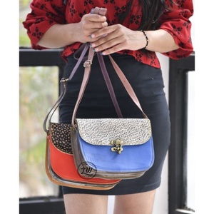 Nouveau Style cuir recyclé couleur trapu sac à bandoulière haute qualité imprimé Animal fourrure cuir sac à main multicolore femmes sac à bandoulière - Product Image 1