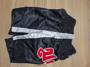 Shorts de Muay Thai légers et respirants avec ceinture élastique, coupe flexible, tissu à séchage rapide pour l'entraînement et les séances de sport, service OEM disponible. - Product Image 4