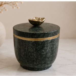 Pot décoratif rond en pierre noire avec bande dorée et bouton en forme de feuille, décoration minimaliste pour la maison - Product Image 3