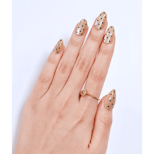 Uñas Postizas Personalizadas al por Mayor de ABS Doradas con Puntos, Forma Almendrada, Color Beige Nude, Uñas Artificiales Estampadas de Fábrica OEM/ODM - Product Image 1