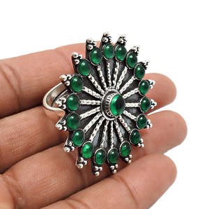 แหวนพลอยออนิกซ์สีเขียวธรรมชาติหลายเม็ด ดีไซน์ทันสมัย สไตล์โบฮีเมียน งานฝีมือประณีต วัสดุเงินแท้ 925 คุณภาพสูง สำหรับผู้หญิง - Product Image 2