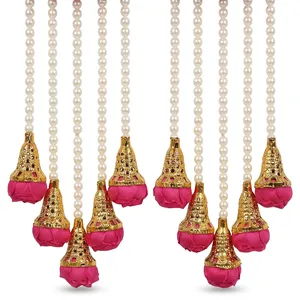 Decoración de Pared Tradicional con Flores Rosadas, Borlas Doradas y Perlas para Bodas en Interiores - Product Image 3