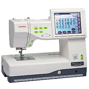 Machine à coudre, à quilter et à broder authentique Janome Memory Craft 11000 édition spéciale - Product Image 1