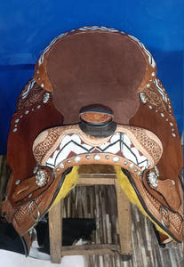 Hecho a mano de cuero genuino Western Trail Riding Antique Saddle Beads Inglés Equitación Disponible a granel al por mayor - Product Image 5