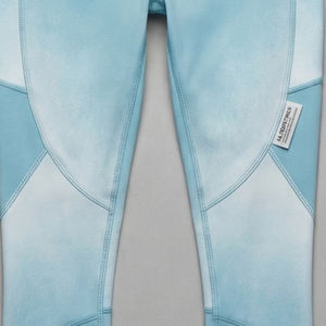 Pantalones de yoga transpirables de nailon y spandex para mujer, ropa de gimnasio, leggings deportivos que absorben la humedad para correr, entrenar y practicar yoga. - Product Image 2