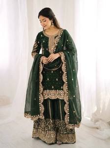 Conjunto de traje palazzo nupcial con bordados elaborados - Product Image 2