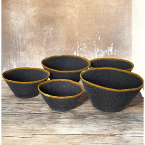 Panier de rangement ovale en fibres végétales tressées au design élégant avec poignées en cuir, bac de rangement rustique multi-usages - Product Image 6