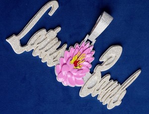 Collar Personalizado con Nombre en Plata S925 con Diseño de Flor de Loto y Moissanita VVS, Estilo Hip Hop para Hombres y Mujeres - Product Image 4