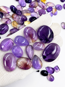 Lot de pierres précieuses cabochons en améthyste violette naturelle |   Cabochons ovales de formes variées en forme de poire |   Pierres précieuses polies en vrac pour la fabrication de bijoux - Product Image 4