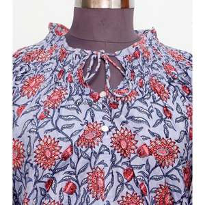 เสื้อคลุมชายหาดผู้หญิงลายดอกไม้สุดน่ารักทันสมัย คอทรงโอ แต่งพู่ แขนครึ่งแขนพองทรงบาน สไตล์ลำลอง เรียบร้อย ซักได้ - Product Image 3