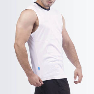 เสื้อกล้ามออกกำลังกายผู้ชาย ผ้าโพลีเอสเตอร์ตาข่าย น้ำหนักเบา แห้งเร็ว ระบายอากาศดี เย็บตะเข็บแข็งแรง พร้อมโลโก้แบบกำหนดเอง - Product Image 5