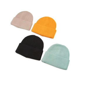 Bonnets d'hiver tricotés personnalisés, chauds et unisexes, pour hommes et femmes, avec broderie de logo OEM, bonnets tendance, bonnets d'hiver - Product Image 5