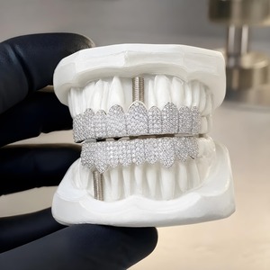 Grillz Dental Personalizado de Plata 925 Certificada con Baño de Oro de 14K, Microincrustaciones de Moissanita de Corte Brillante, Unisex, para Fiesta Hip Hop - Product Image 6