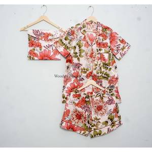Conjunto de Pijama Corto de Algodón Indio con Estampado a Mano para Mujer, Elegante Ropa de Dormir Floral, Traje Cómodo con Camisa de Manga Corta y Pantalón - Product Image 5