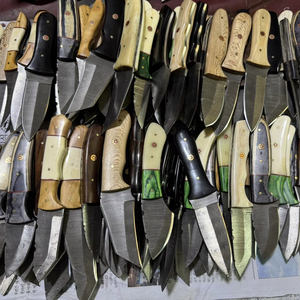 Cuchillos de caza artesanales de acero de Damasco con hoja fija mini tipo Drop Point y mango de madera, de grado industrial para revendedores - Product Image 2