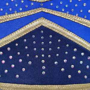 Uniforme de cheerleading pour femmes, conçu sur mesure par Solid Traders, avec strass brillants, 100% polyester, impression par transfert par sublimation, violet - Product Image 6