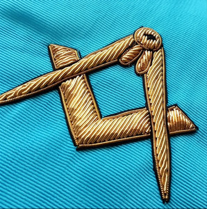 Master Sash French Groussier Rite - Écusson brodé main avec compas, étoile et motif moiré, broderie au fil doré - Product Image 4