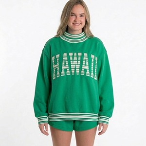 Ensemble short et sweat-shirt oversize à col montant pour femme, design personnalisé, tenue deux pièces, streetwear moderne et élégant - Product Image 6