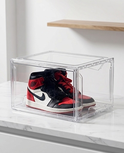Boîte de présentation de chaussures en acrylique transparent moderne et élégante, personnalisable, facile à assembler pour une utilisation sur comptoir - Product Image 4