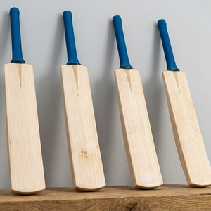 Bates de críquet de madera de sauce inglés con marca personalizada, bate de críquet de sauce inglés duradero con agarre cómodo para uso deportivo - Product Image 1