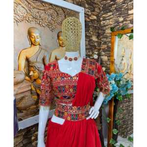 Blouse Sharara et ensemble Dupatta avec broderie pour femmes - Product Image 2