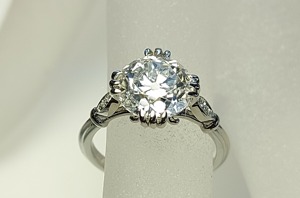 Anillo de Moissanita Redonda de 2.5Ct con Corte Antiguo, Anillo de Compromiso Solitario, Anillo de Oro Sólido, Anillo de Estilo Vintage, Anillo con Corte Antiguo, Regalo - Product Image 5