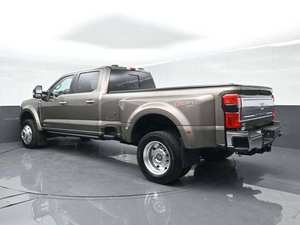รถฟอร์ด F-450 Super Duty King Ranch Crew Cab ปี 2023 มือสองประกอบเสร็จ ขายดีที่สุด พวงมาลัยซ้าย ขับเคลื่อน 4 ล้อ มาตรฐานยูโร 3 พร้อมใช้งาน - Product Image 3