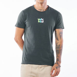 Camiseta de hombre extragrande con logo personalizado, de lujo, con hombros caídos y estampado en relieve, 100% algodón. - Product Image 3