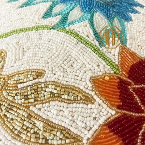 Housse de coussin carrée brodée de perles, motif floral, faite à la main, décoration intérieure, commandes personnalisées - Product Image 4