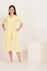 SUNSHINE SEERSUCKER Yellow Knitted V-Neck Midi <b>Dress</b> Pockets Casual Modern Fit 3/4 Sleeve Solid Color Breathable Eco-Friendly - Product Image 2